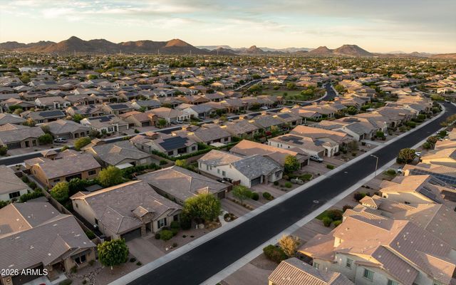 9418 W DALEY Lane, Peoria, AZ 85383