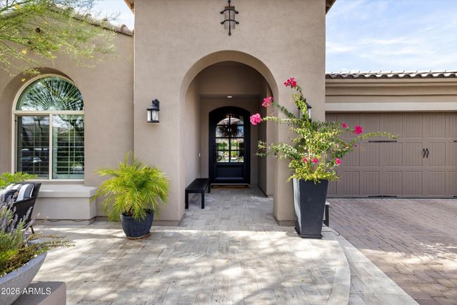 9418 W DALEY Lane, Peoria, AZ 85383