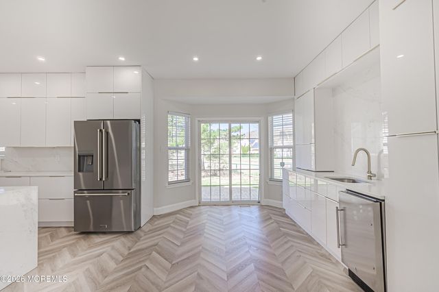 11 Chancellor Park Drive, Mays Landing, NJ 08330