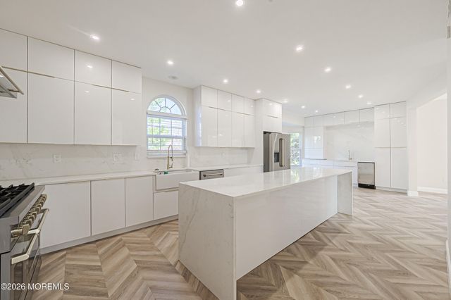 11 Chancellor Park Drive, Mays Landing, NJ 08330