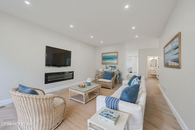 11 Chancellor Park Drive, Mays Landing, NJ 08330