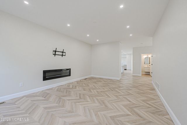 11 Chancellor Park Drive, Mays Landing, NJ 08330