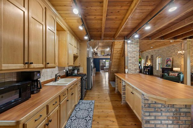 8825 Greeley Loop, Braham, MN 55006