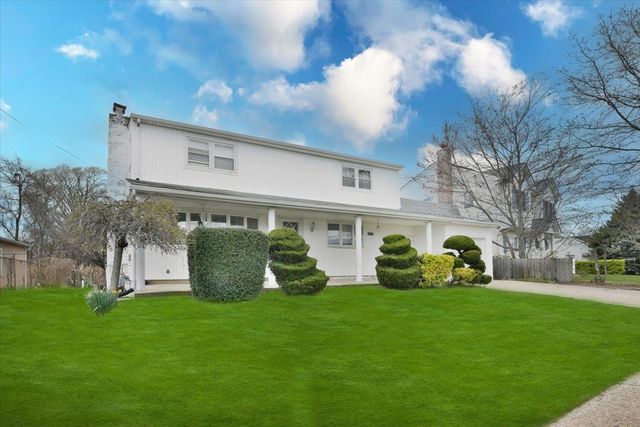 103 Arlyn Drive W, Massapequa, NY 11758