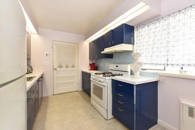 103 Arlyn Drive W, Massapequa, NY 11758
