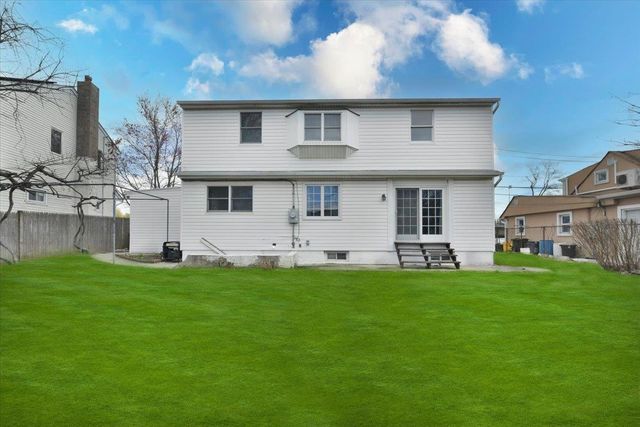 103 Arlyn Drive W, Massapequa, NY 11758