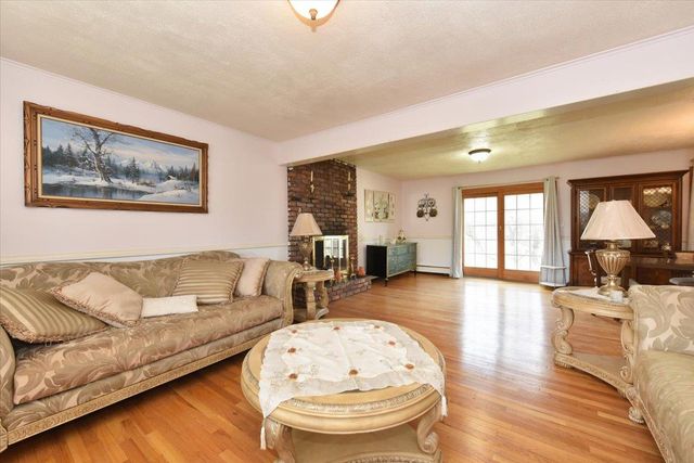 103 Arlyn Drive W, Massapequa, NY 11758