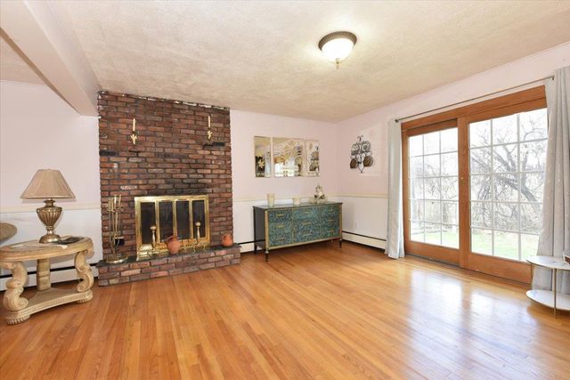 103 Arlyn Drive W, Massapequa, NY 11758