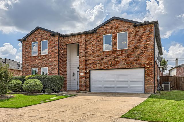 3011 Hobble Court, Grand Prairie, TX 75052