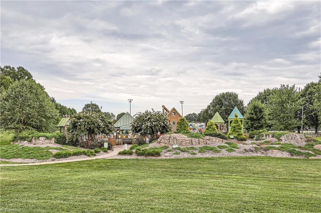 143 Primrose Street, King, NC 27021