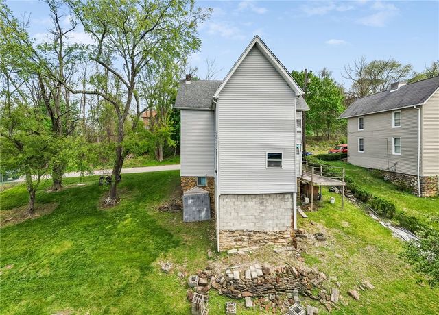 1101 Chambers Ave Ext, Hempfield Twp, PA 15644