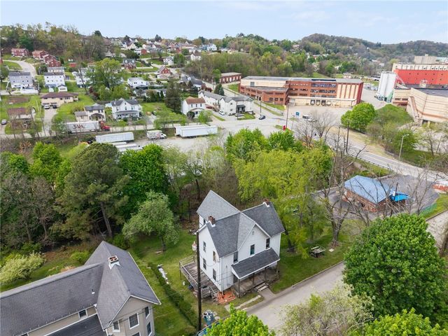 1101 Chambers Ave Ext, Hempfield Twp, PA 15644