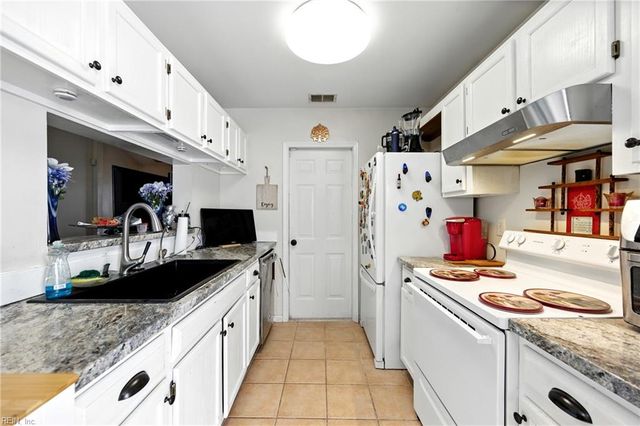 285 Wexford DR W, Suffolk, VA 23434