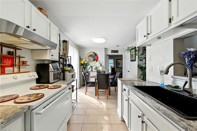 285 Wexford DR W, Suffolk, VA 23434