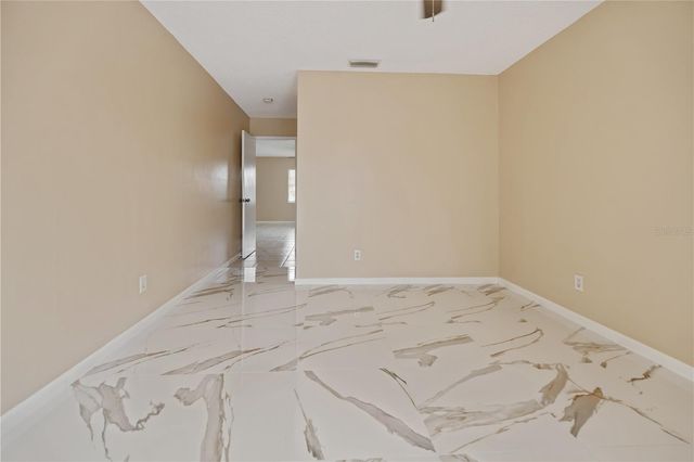 7906 GEORGE WASHINGTON LANE, Tampa, FL 33637