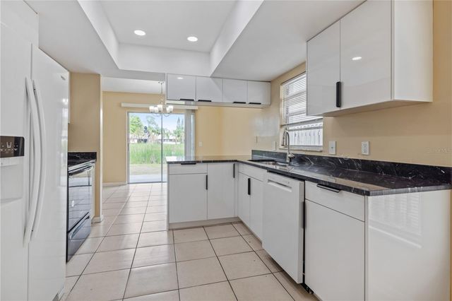 7906 GEORGE WASHINGTON LANE, Tampa, FL 33637