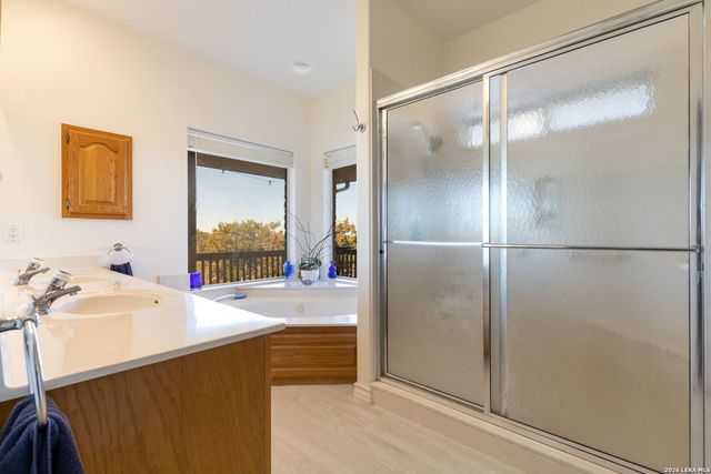 1817 Summit Point, Kerrville, TX 78028