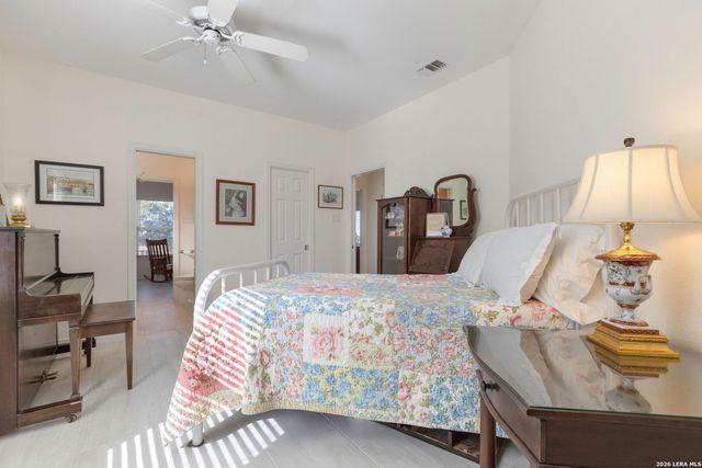 1817 Summit Point, Kerrville, TX 78028