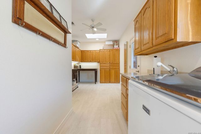 1817 Summit Point, Kerrville, TX 78028