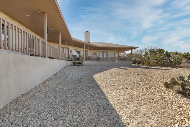 1817 Summit Point, Kerrville, TX 78028