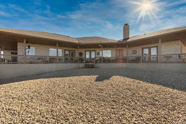 1817 Summit Point, Kerrville, TX 78028