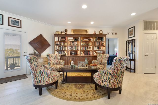 1817 Summit Point, Kerrville, TX 78028