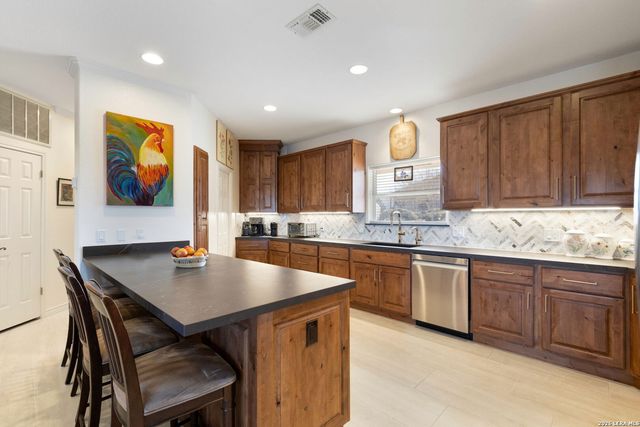 1817 Summit Point, Kerrville, TX 78028