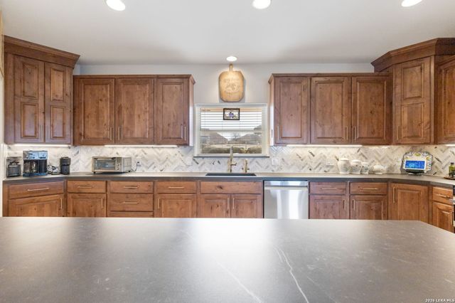 1817 Summit Point, Kerrville, TX 78028