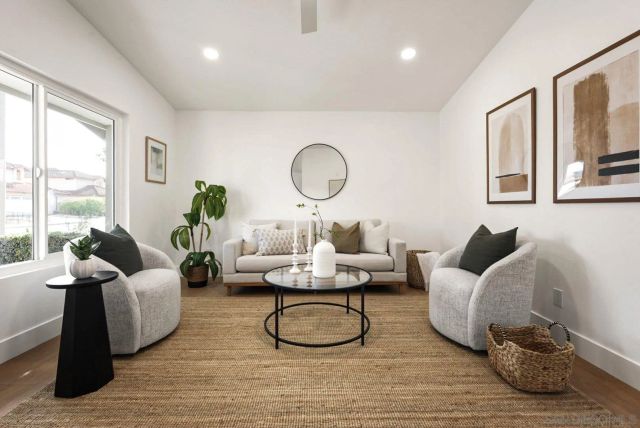 1277 Sagewood Dr, Oceanside, CA 92056