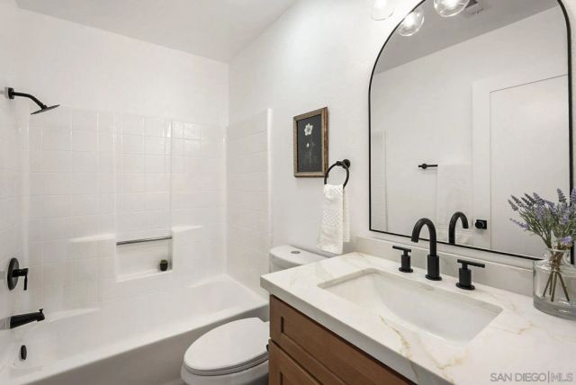 1277 Sagewood Dr, Oceanside, CA 92056