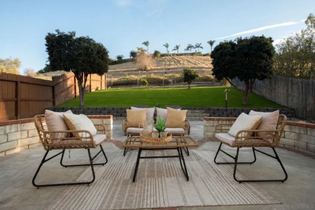 1277 Sagewood Dr, Oceanside, CA 92056