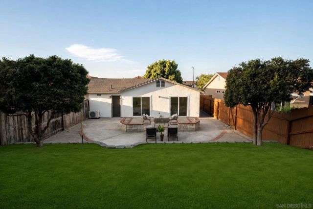1277 Sagewood Dr, Oceanside, CA 92056
