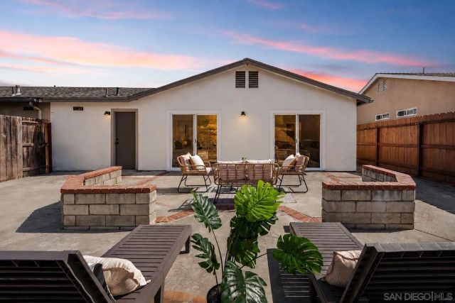 1277 Sagewood Dr, Oceanside, CA 92056
