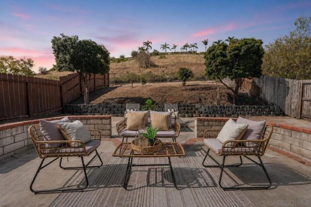 1277 Sagewood Dr, Oceanside, CA 92056