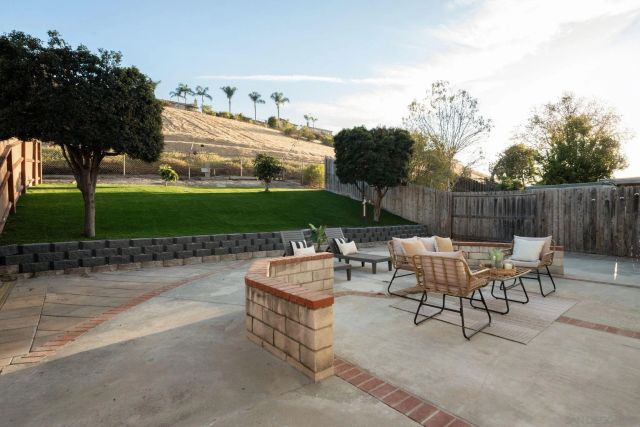 1277 Sagewood Dr, Oceanside, CA 92056