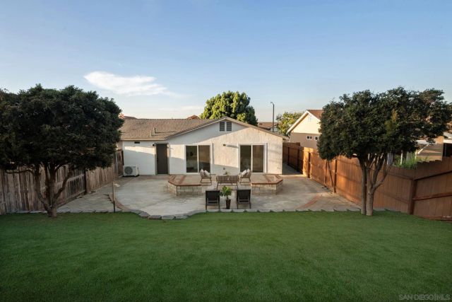 1277 Sagewood Dr, Oceanside, CA 92056