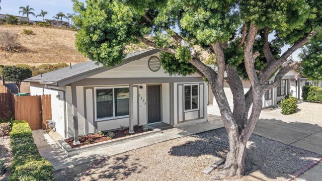 1277 Sagewood Dr, Oceanside, CA 92056