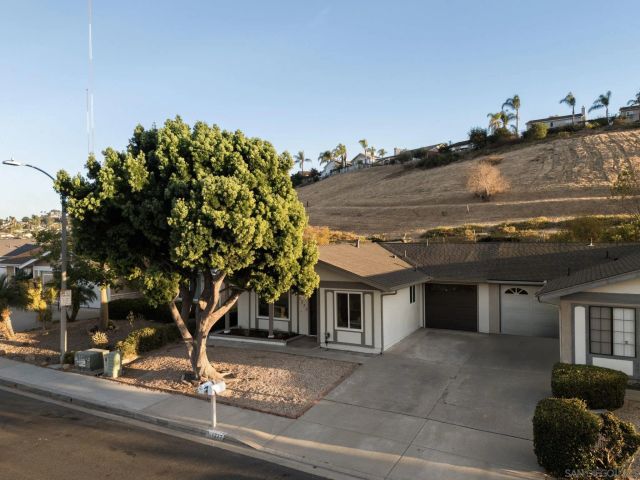 1277 Sagewood Dr, Oceanside, CA 92056