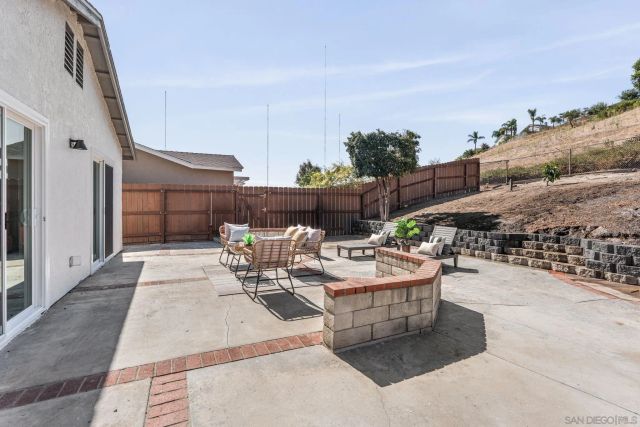 1277 Sagewood Dr, Oceanside, CA 92056