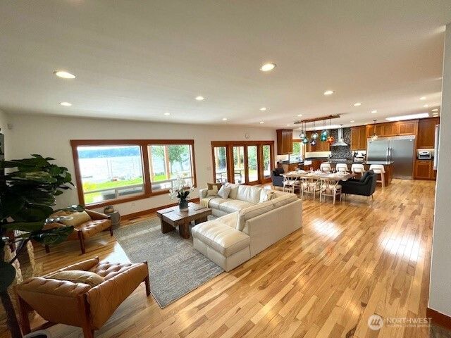 19253 E State Route 106, Belfair, WA 98528