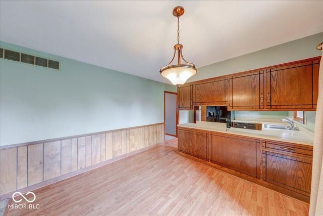 1715 Towe String Road, Indianapolis, IN 46217