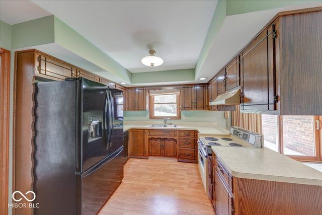 1715 Towe String Road, Indianapolis, IN 46217