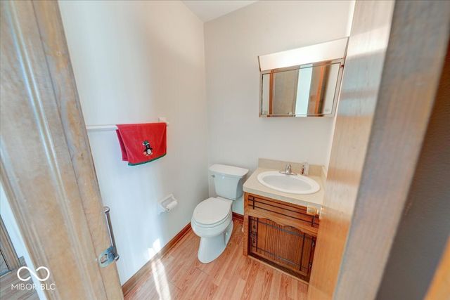 1715 Towe String Road, Indianapolis, IN 46217