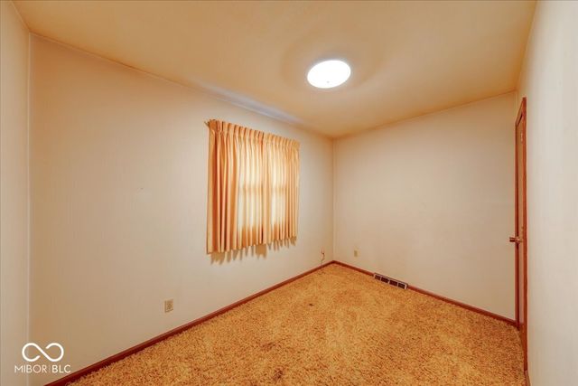 1715 Towe String Road, Indianapolis, IN 46217