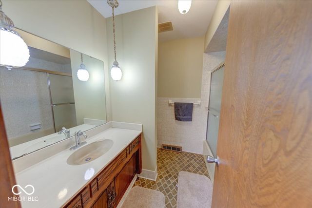 1715 Towe String Road, Indianapolis, IN 46217