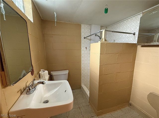 102 Furlen Court, Hubbard, OH 44425