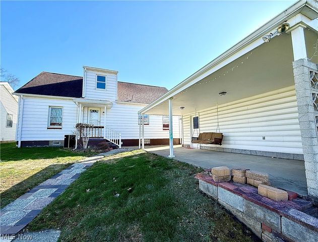 102 Furlen Court, Hubbard, OH 44425