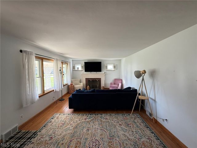 102 Furlen Court, Hubbard, OH 44425