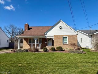 102 Furlen Court, Hubbard, OH 44425