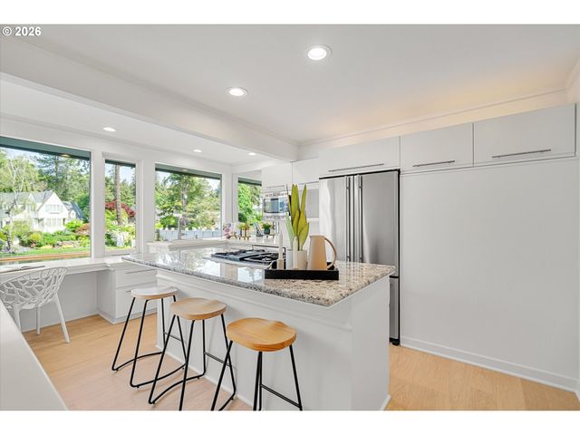 740 NORTHSHORE Rd, Lake Oswego, OR 97034